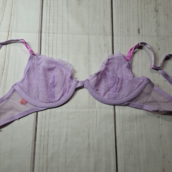 NWT Victoria's Secret 32B Bra - Picture 6 of 6